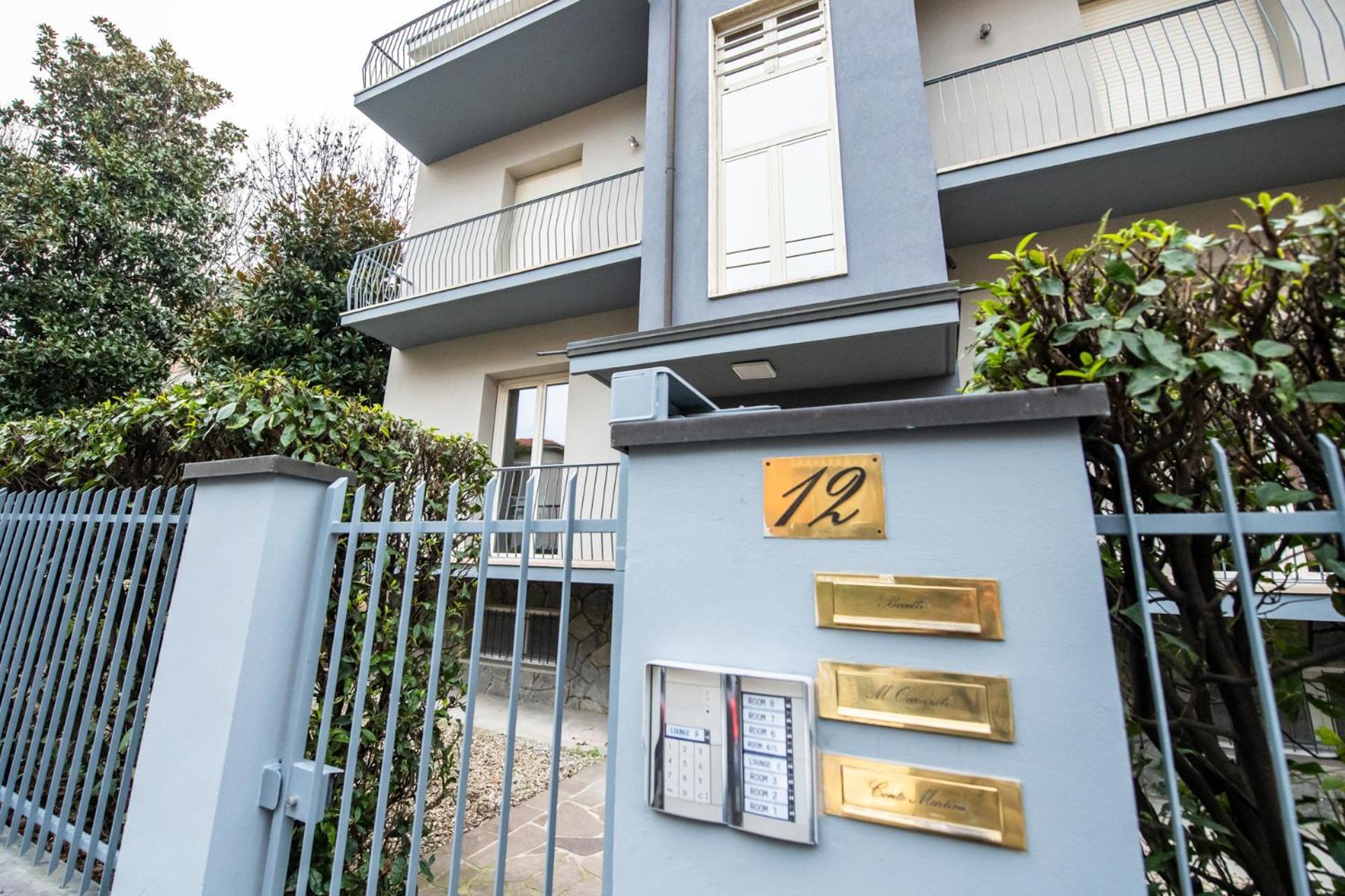 350 M Da Ospedale Maggiore L Parcheggio Prive L Rooms Parma Dış mekan fotoğraf