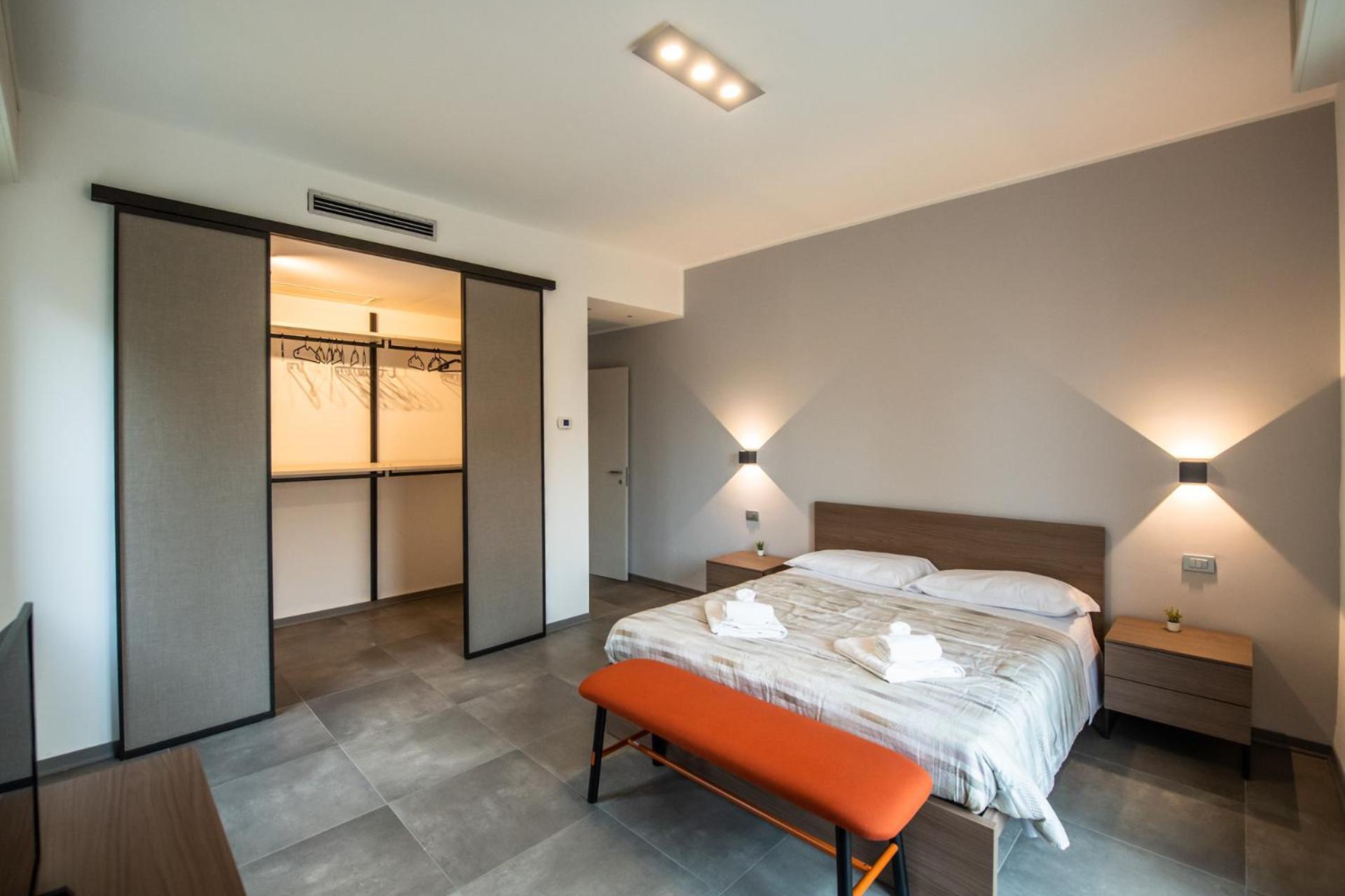 350 M Da Ospedale Maggiore L Parcheggio Prive L Rooms Parma Dış mekan fotoğraf