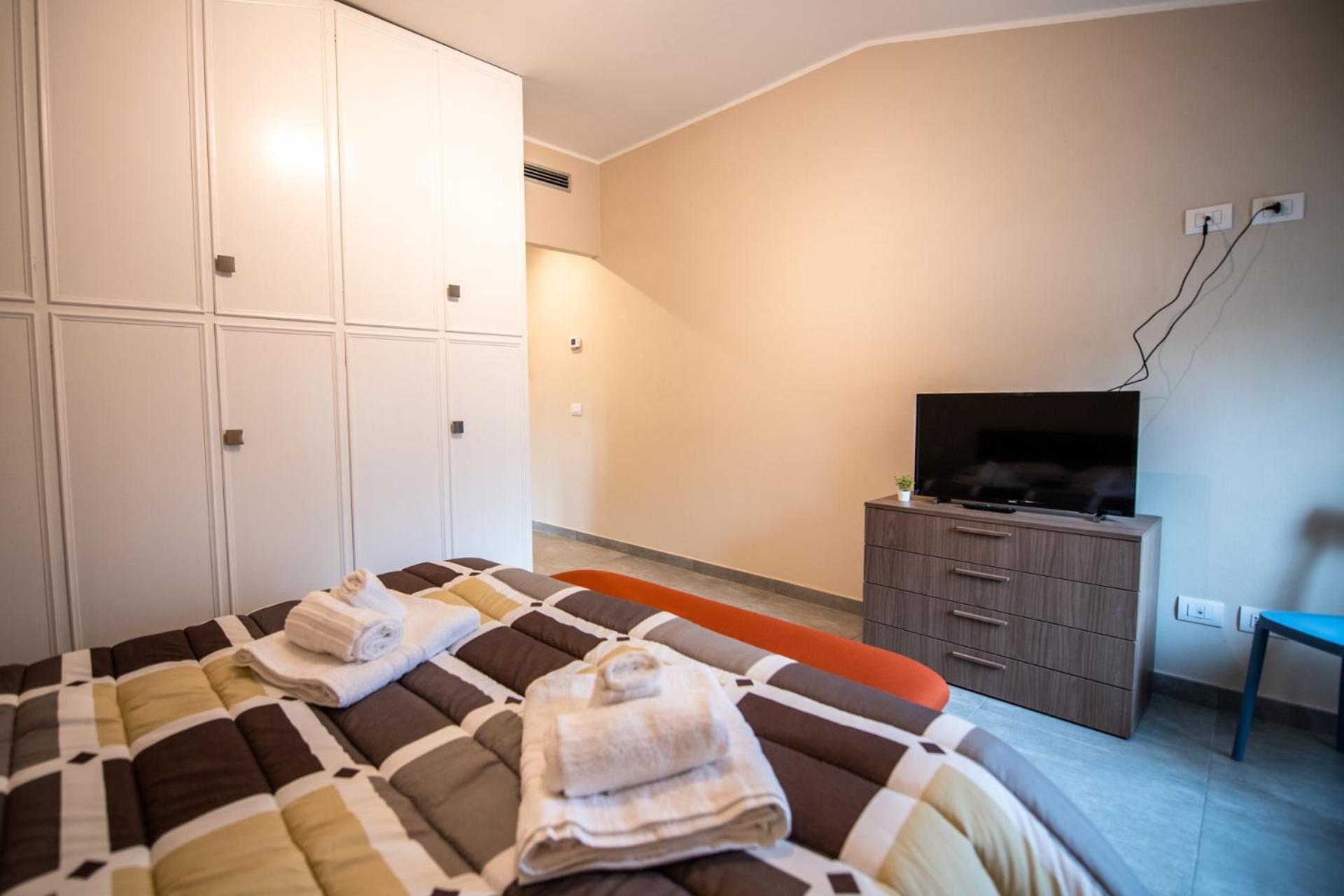 350 M Da Ospedale Maggiore L Parcheggio Prive L Rooms Parma Dış mekan fotoğraf