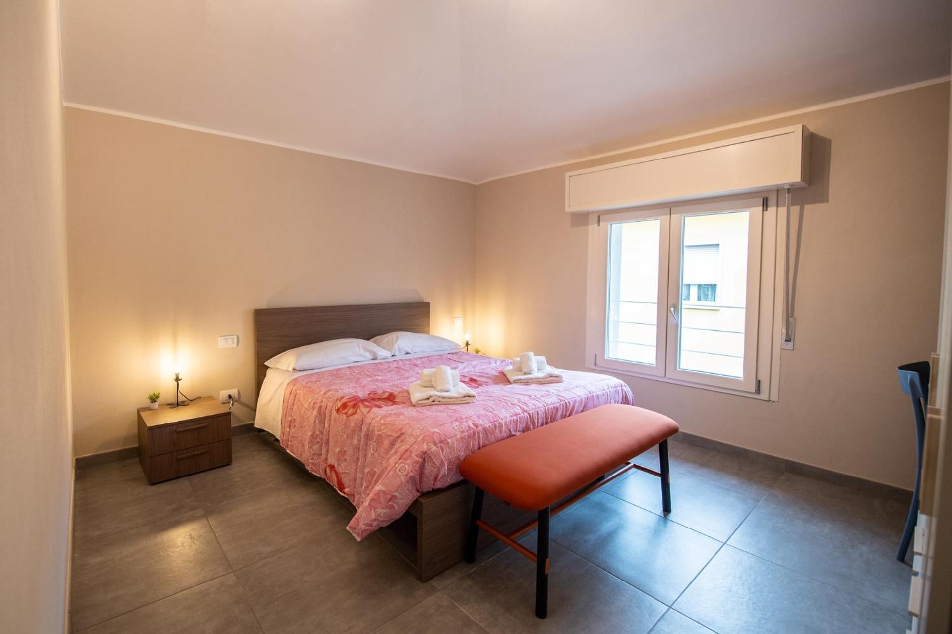 350 M Da Ospedale Maggiore L Parcheggio Prive L Rooms Parma Oda fotoğraf